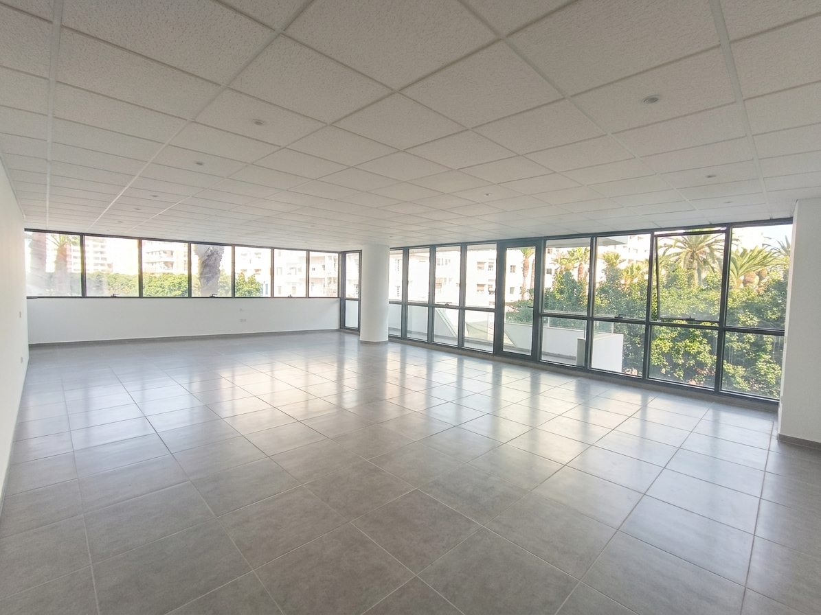 plateau de bureau premium de 359 m dans un immeuble pro neuf - Photo 3